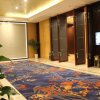 Отель Gloria Plaza Hotel Qingdao, фото 18
