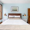Отель Raddon by Avantstay Beautifully Restored Craftsman w/ Hot Tub in Heart of Downtown PC, фото 17