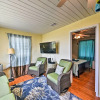 Отель Galveston Beach House w/ Private Deck & Gulf Views, фото 3