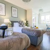 Отель Luxury House with Pool Table, Smart TVs, Garden and Free Parking by Yoko Property, фото 7