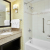 Отель DoubleTree by Hilton Charlotte Gateway Village, фото 9