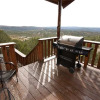 Отель Buena Vida - Three Bedroom Cabin with Hot Tub, фото 5