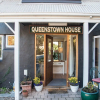 Отель Queenstown House, фото 1