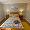 Отель Sandown Seaside Apartment Ground Floor 4, фото 12