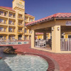 Отель La Quinta Inn & Suites by Wyndham South Padre Island Beach, фото 15