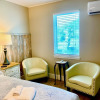 Отель Coast Oaks Cottage 3 1 Bedroom Cottage by RedAwning, фото 16