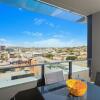 Отель Keeping Cool on Connor - Executive 2BR Fortitude Valley apartment with pool and views в Брисбене