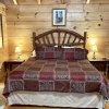 Отель Romantic, pet Friendly Cabin With Private hot Tub, Washer/dryer and Full Kitchen Studio Cabin by Red, фото 3