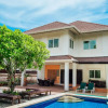 Отель Captivating 3-bed Villa in Muang Pattaya, фото 8