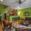 Отель Gruene Getaway 3 Bedroom Condo, фото 12