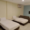 Отель OYO 90480 Srs Paradise Island Apartment, фото 5