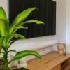 Отель Coastal 3-bedroom home close by the beach, фото 7