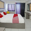 Отель OYO 92317 Apartment Riverview By Alima View, фото 5
