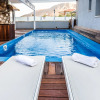 Отель Country Suites with Jaccuzzi & Pool, фото 12