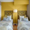 Отель Newmark Elliott Bayview Luxury Suite - Two Bedroom Apartment with Balc, фото 4