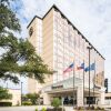 Отель Sheraton Dallas Hotel by the Galleria в Фармерс-Бранче