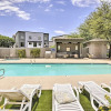 Отель New-build Chandler Townhome: Pool & Hot Tub Access, фото 14