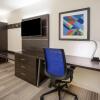 Отель Holiday Inn Express & Suites Welland, an IHG Hotel, фото 1