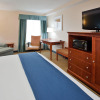 Отель Holiday Inn Express Hotel & Suites Fredericksburg, an IHG Hotel, фото 3