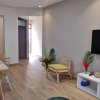 Отель Porte du Bonheur - Freshly renovated 2 bedrooms flat - 50m from beach, фото 5