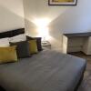 Отель King Edward House Flat 1 - City Centre Apartment в Хуле