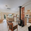 Отель 70mbr- Hot Tub - Bbq - Wi-fi - Pets Ok - Sleeps 8 3 Bedroom Home by RedAwning, фото 15