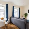 Отель FREE PARKING - New Private Apartment, 7mins from City Centre - by StirkMartin, фото 7