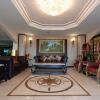 Отель L'Etoile d'Or Hotel London в Либревиле