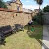 Отель 2 Bedroom East London Flat With Garden, фото 10