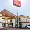 Отель Econo Lodge Inn & Suites Near Bricktown, фото 1