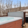 Отель Russell Home by Avantstay Expansive Deck, Stunning Views & Hot Tub!, фото 14