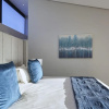Отель Luxury Camps Bay Villa With Large Patio and Private Pool Wescamp, фото 45