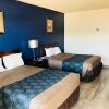 Отель Econo Lodge Inn and Suites, фото 4