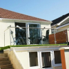 Отель Modern Self-Contained Annex 10 min walk to beach, фото 14