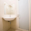 Отель RedDoorz Near Ambon Plaza, фото 11
