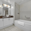 Отель Spectacular Bay View 1bd 2baths in Grove, фото 9