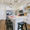 Отель Hosteeva 3BR Steps to St. Charles Ave, фото 21