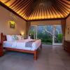 Отель Luxury 3BR Kahuripan Villa, фото 2