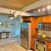 Отель Centrally Located! Spacious Modern 3br W/ Parking 1 Bedroom Home, фото 6