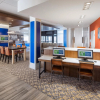 Отель Holiday Inn Express & Suites East Peoria - Riverfront, an IHG Hotel, фото 2