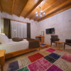 Отель Secret Hill Cave Suites, фото 4