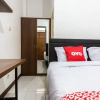 Отель OYO 1598 Feby Inn Near RS Gandaria, фото 17