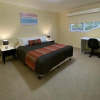 Отель Redwood Manor Motel Apartments, фото 3