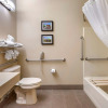 Отель Comfort Suites North, фото 10