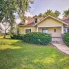 Отель Remodeled Historic Farmhouse ~ 20 Mi to KC!, фото 1