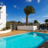 Отель Charming 2-Bed Apartment Number 4 in Playa Blanca, фото 1