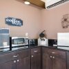 Отель Econo Lodge Inn & Suites, фото 13