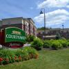 Отель Courtyard by Marriott Hanover Lebanon в Ливане