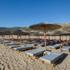 Отель En Plo Beachfront Rooms, фото 14