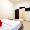 Отель OYO 2421 Joglo Guest House Syariah, фото 20